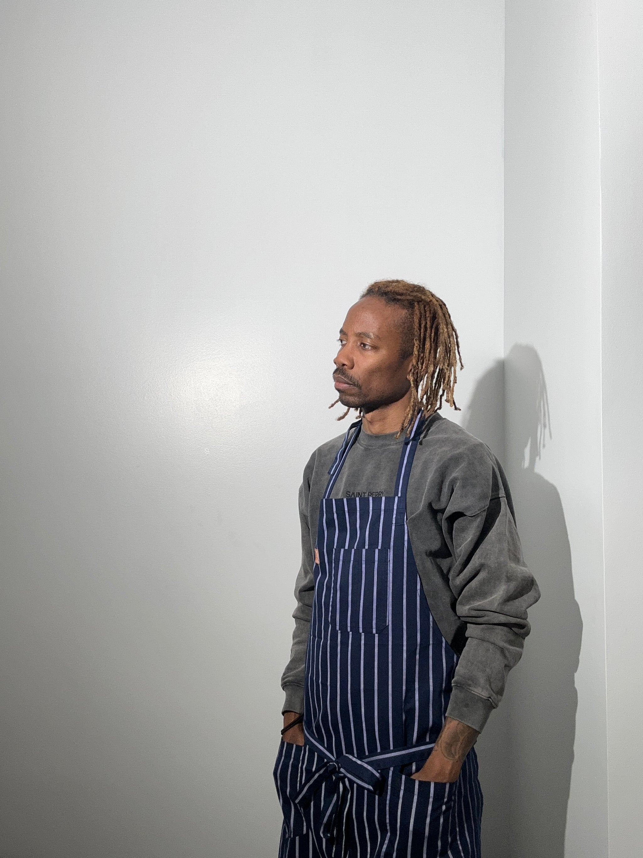 APRONS